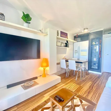 Le Delacroix 2 By Scls Locations Apartment