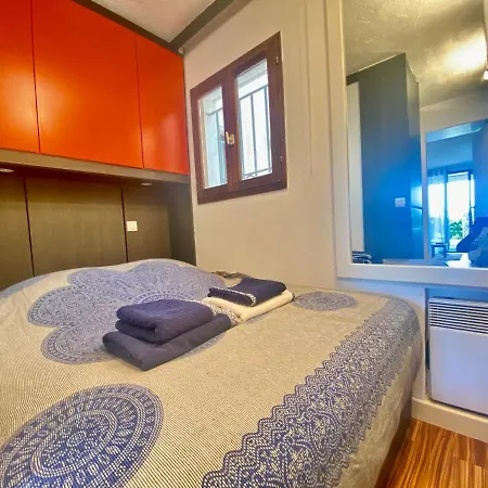 Apartment Le Delacroix 2 By Scls Locations